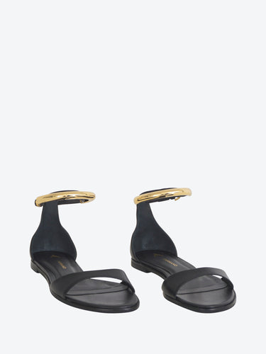 Carrano sandalo flat con accessorio