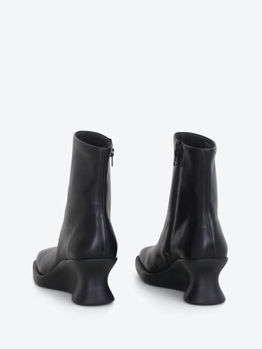 Camper stivaletto in pelle nera